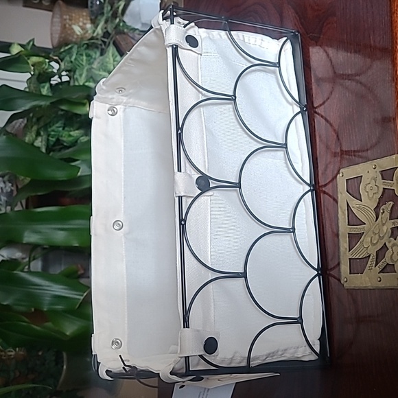 Scalloped Wire Storage Basket - Picture 3 of 10